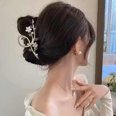 Floral Pearl Hair Stick Pin – Elegant Luxury Hair Accessory with Tassel
